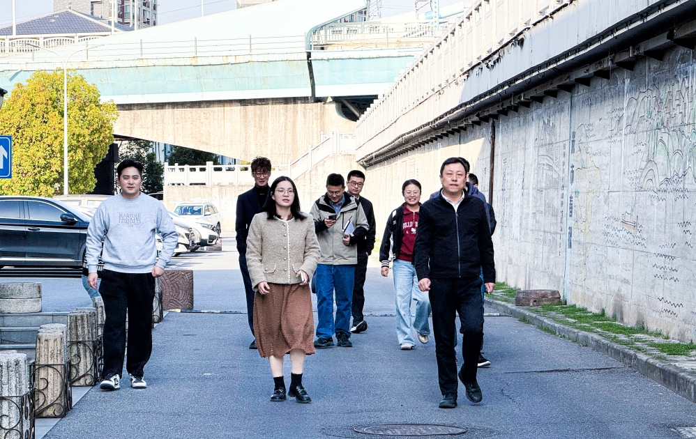 鏡湖區(qū)委常委、副區(qū)長(zhǎng)高偉來(lái)園調(diào)研指導(dǎo)工作